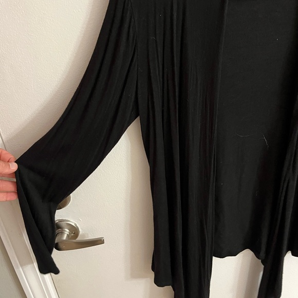 Free to Live Cardigan in Black - Picture 7 of 7